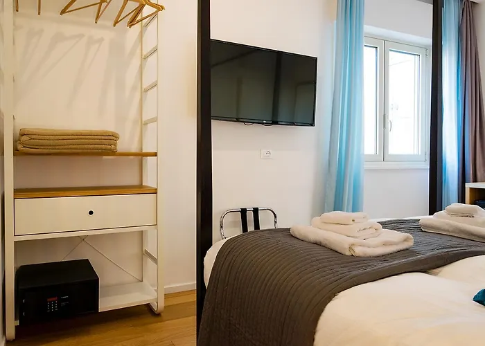 Kalamonjo Suite&rooms 게스트하우스 4*