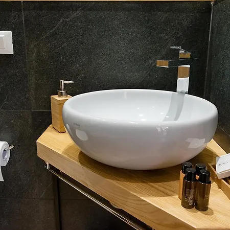 Kalamonjo Suite&rooms Гостевой дом 4*